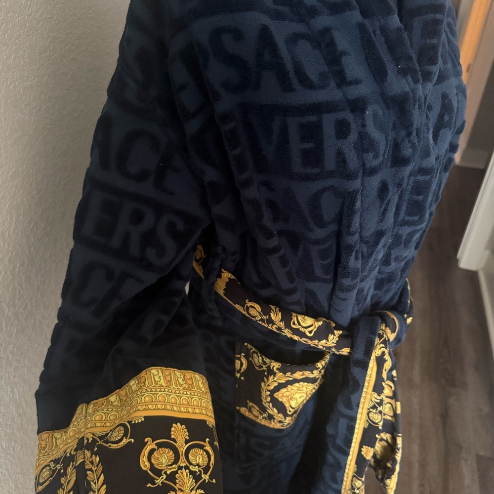 Versace Robe - Picture 2 of 2
